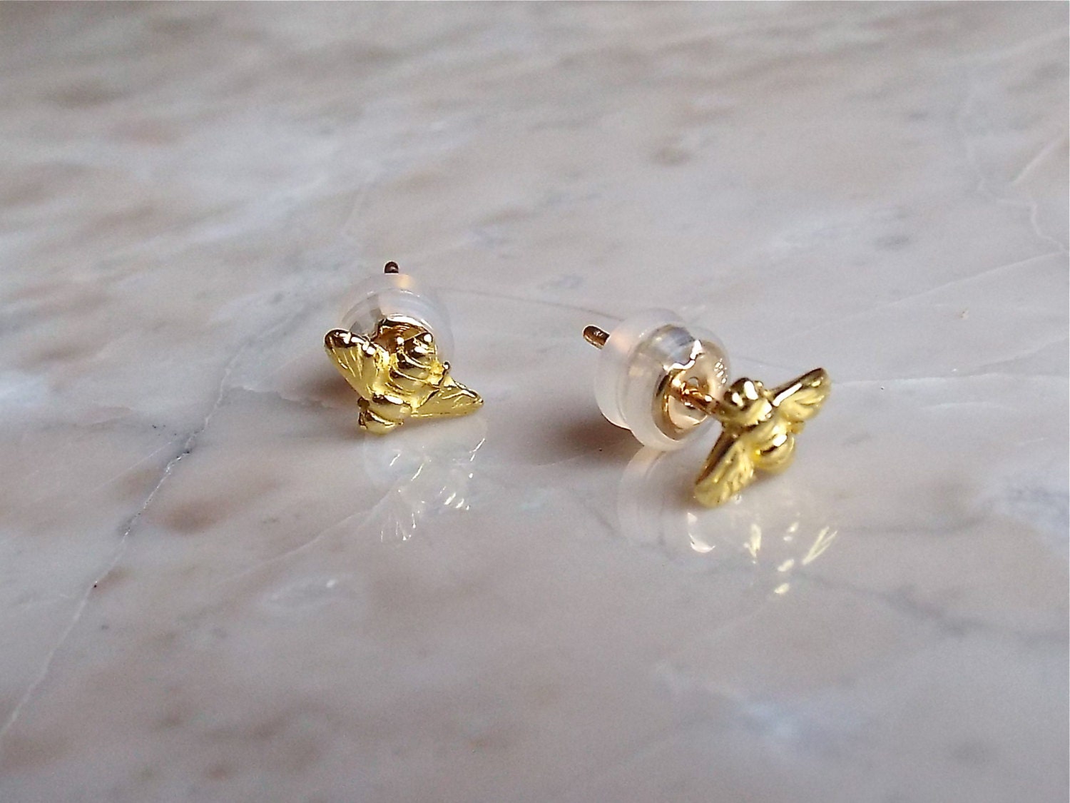 Solid 22k gold HONEY BEE EARRINGS. Detailed gold bee solid 14k