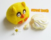 Sweet dreams // Charming sleeping owl wool // Surprise, gift, toy, souvenir, talisman