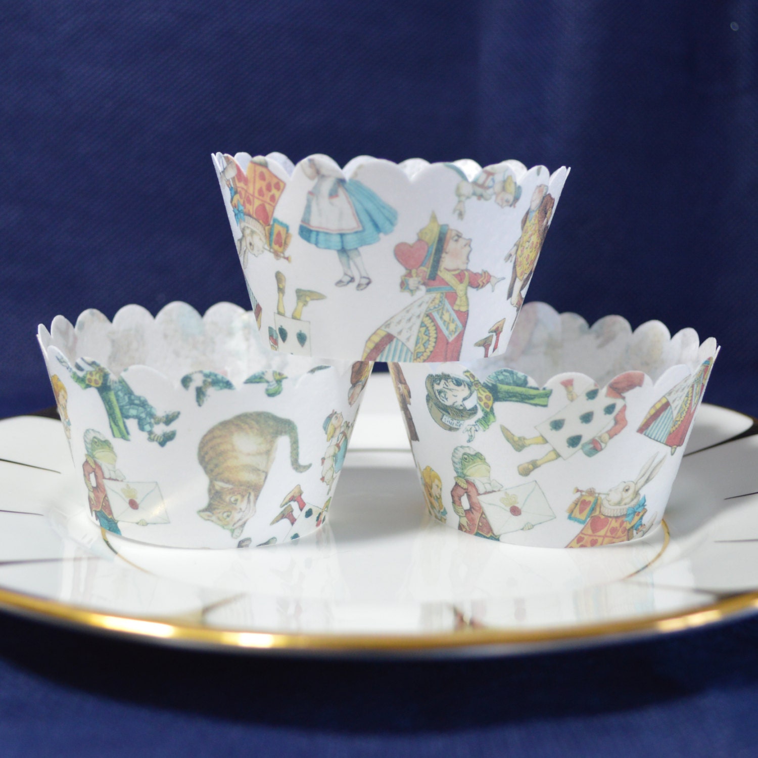 Edible Cupcake Wrappers Alice in Wonderland Chintz x 12 Wafer