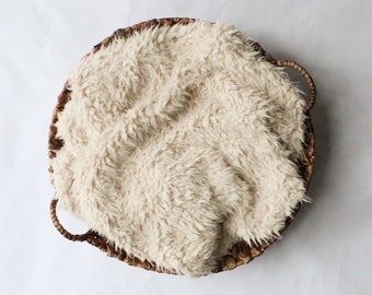 SALE...Faux Flokati Ivory / Cream Faux Fur, Baby Photo Prop, Curly Newborn Photo Prop, Flokati Look, Faux Sheep Fur, Luxury Photo Prop,