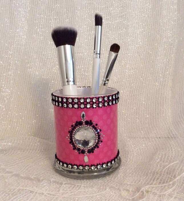 Makeup Brush Holder in pink and black