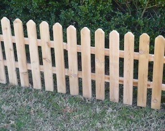 brand new 16 foot cedar wood fence decorative garden fencing nearly 2 feet tall - Decorative Garden Fencing brand new 16 foot cedar wood fence decorative garden fencing nearly 2 feet tall - Decorative Garden Fencing