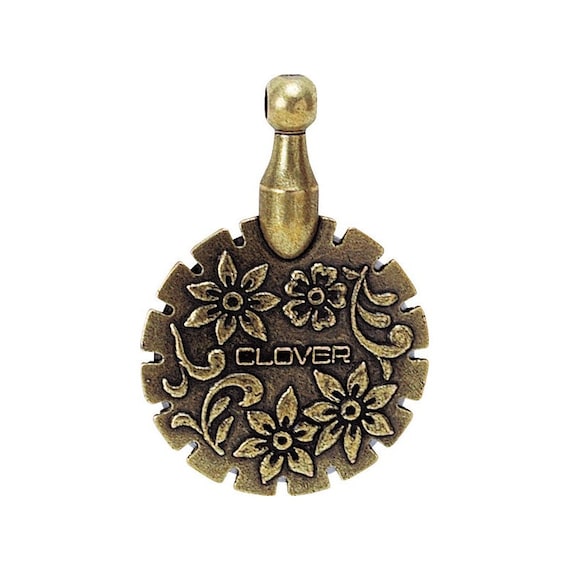 Thread Cutter Pendant ~ Antique Gold by Clover CL455