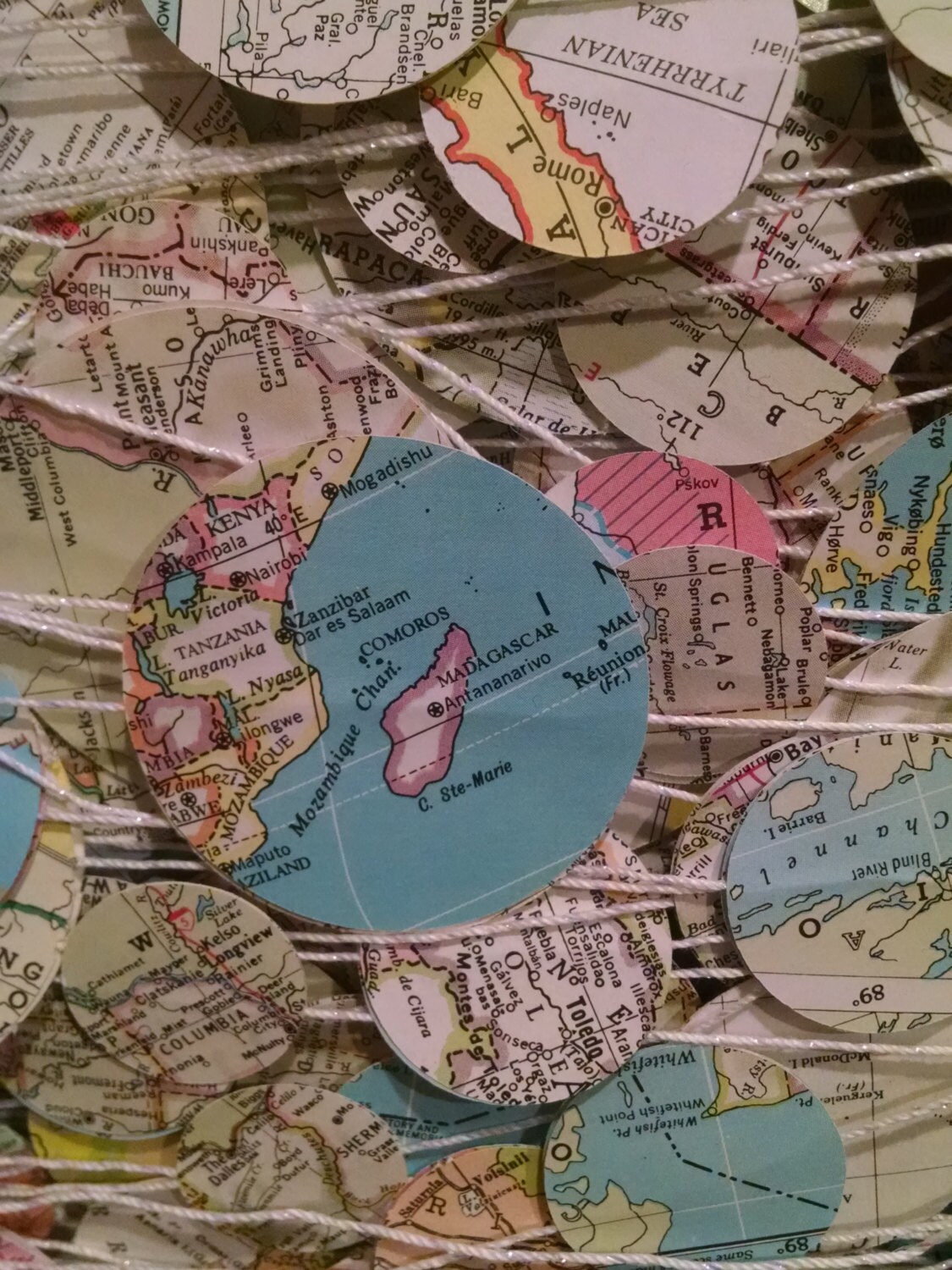 World Map Paper Garland Circles 10 Strand