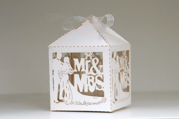Mr & Mrs Wedding Favour 50  Boxes -wholesale prices
