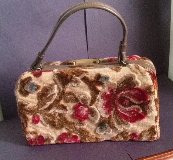 Items similar to Vintage Velvet Floral Handbag on Etsy
