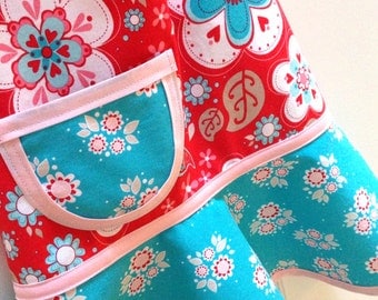 Kids Apron, Little Girls Apron, Child Apron, Toddler Apron, Red and Aqua Floral Apron - SUGAR & SPICE