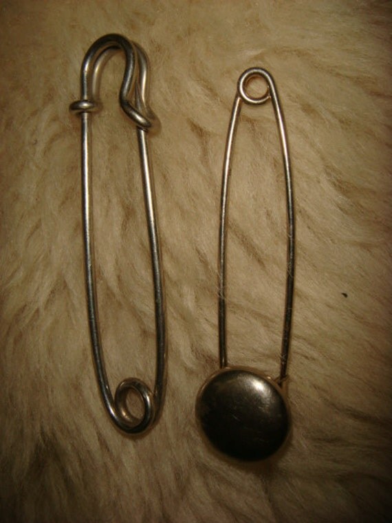 Vintage large Safety Pins Brooches Jewelry Making by magpiemazie