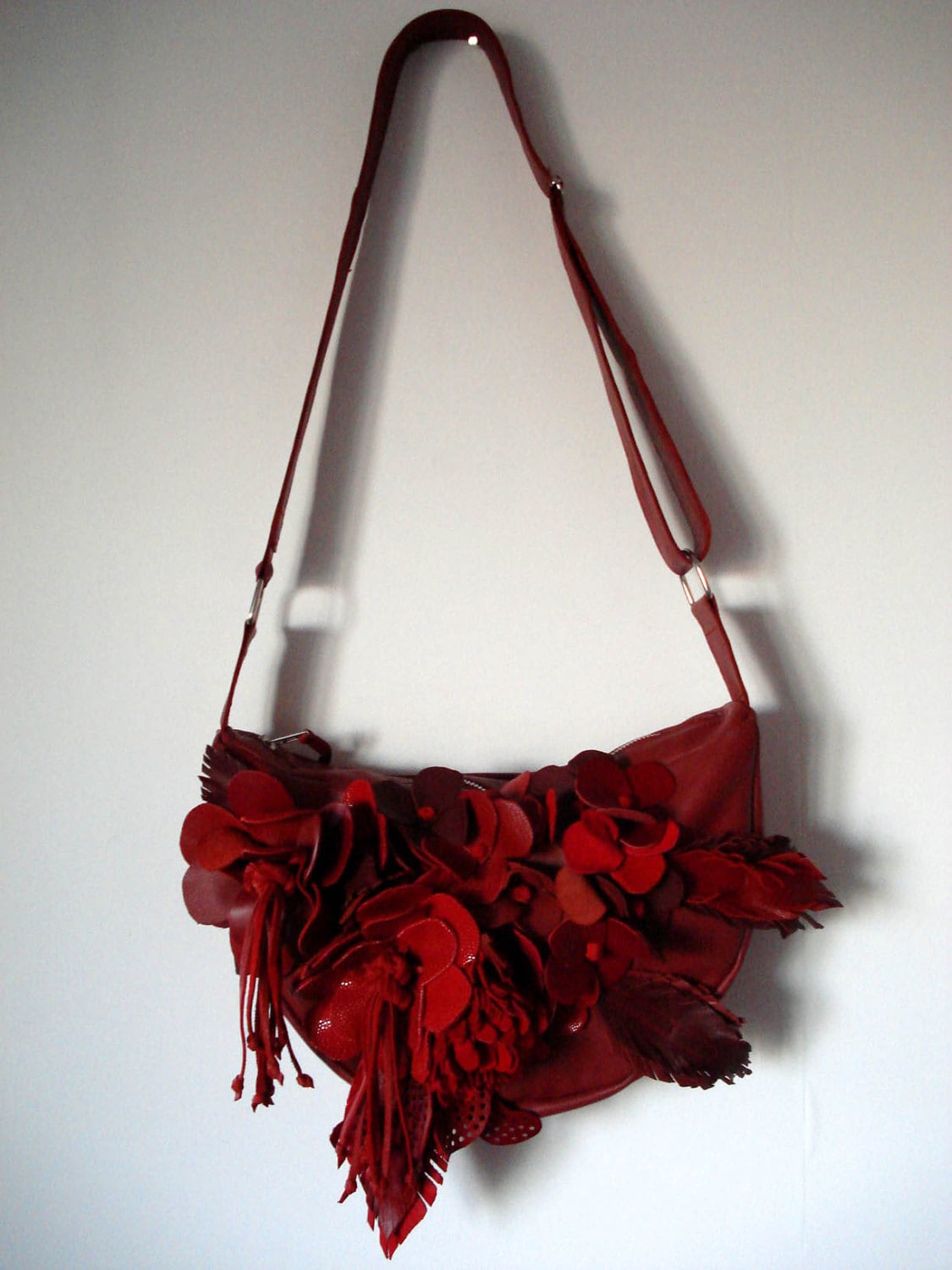 Handmade Bouquet Crescent Bag in Red leather and by afropumpkin
