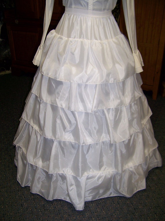 Ruffled Petticoat-4 Bone Hoop, WHITE Nylon, ajustable 80" - 108" circle hem length is 41" long Steel Boning