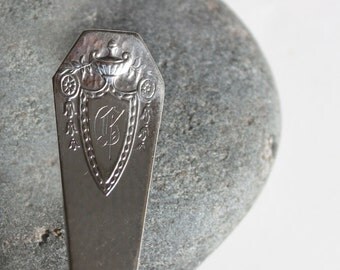 Spoon Keychain Spoon Key Ring Vintage Silverware Key Chain Heraldic Pattern with G Monogram