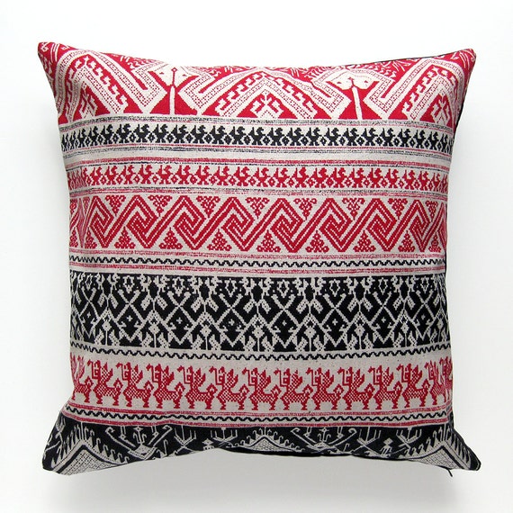 Throw Pillows / Ethnic Print Boho Style Pillow Cover / Red and