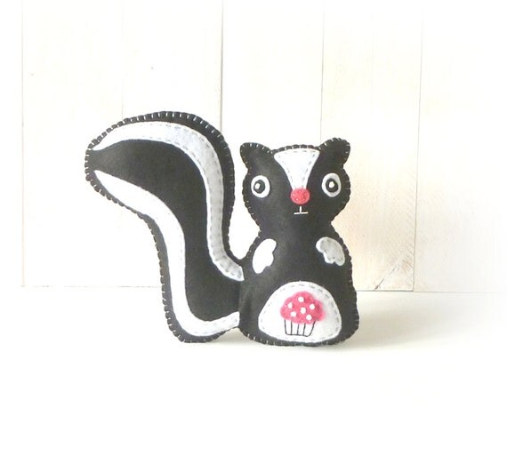 Skunk Sewing PATTERN // DIY Plush Felt Stuffy by LittleHibouShoppe