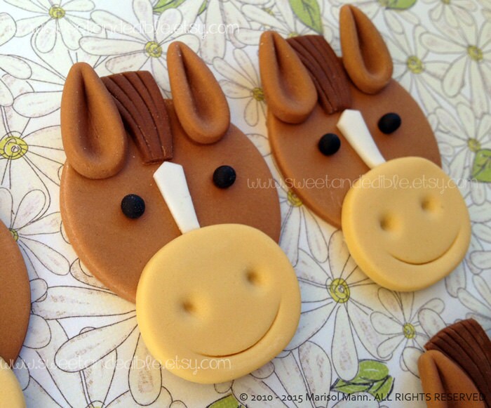 12 HORSE Edible Cupcake Toppers