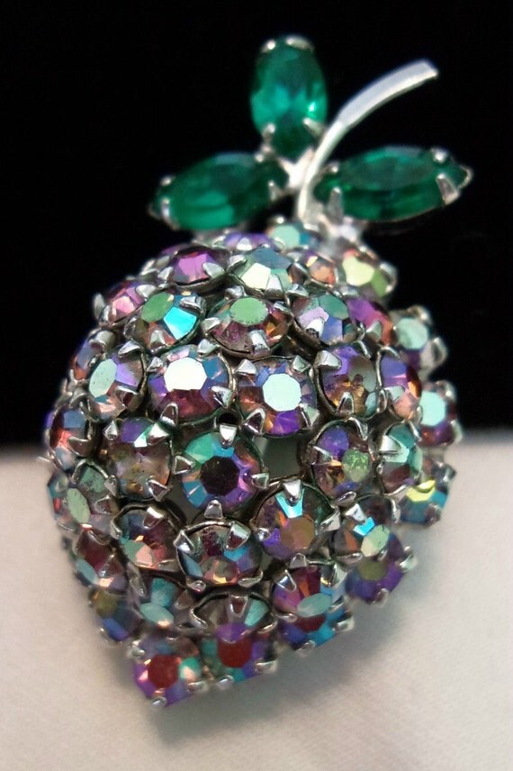 WARNER Jewelry Strawberry Fruit Berry Brooch Glass Rhinestone