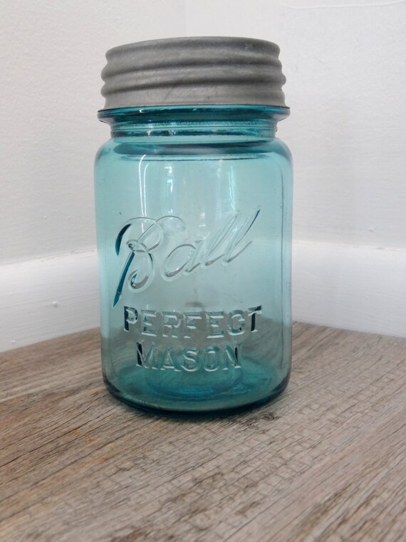 Vintage 1923-1933 Blue Ball Perfect Mason Pint Jar Zinc Lid