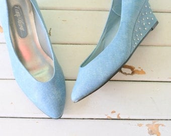 1980s BLUE JEAN Fancy Heels....size 8 women....shoes. heels. pumps. bombshell. jean. fancy. party. jean shoes. retro. hipster. urban. wedges