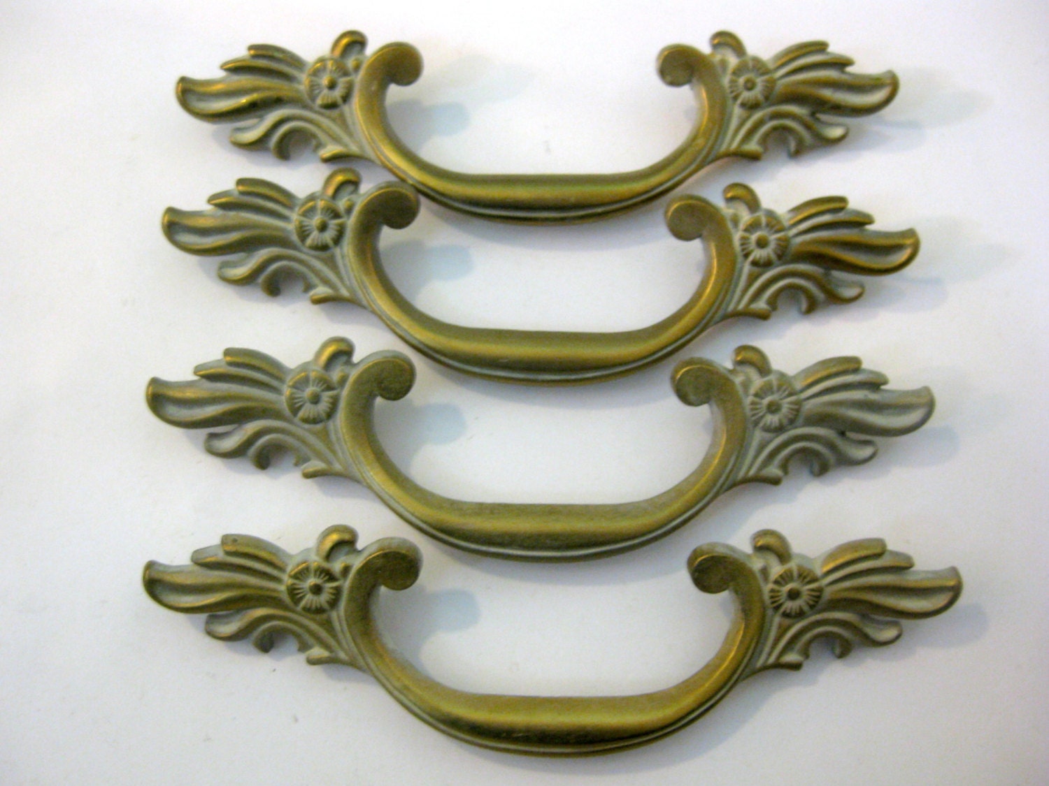 Lot of 4 Vintage French Provincial Drawer Pulls 4.25″ centers RARE SIZE