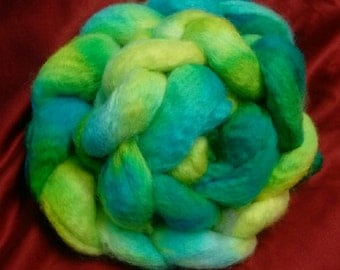 4 oz. Bluefaced Leicester (BFL) wool roving; I'm Seeing Green!