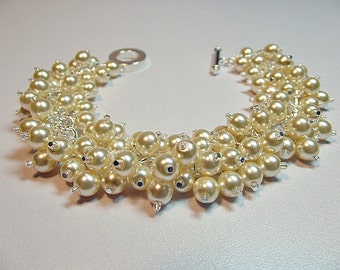 Ivory Cream Pearl Bracelet, Christmas Gift, Mom Sister Aunt Grandmother Girlfriend Bridesmaid Jewelry Gift
