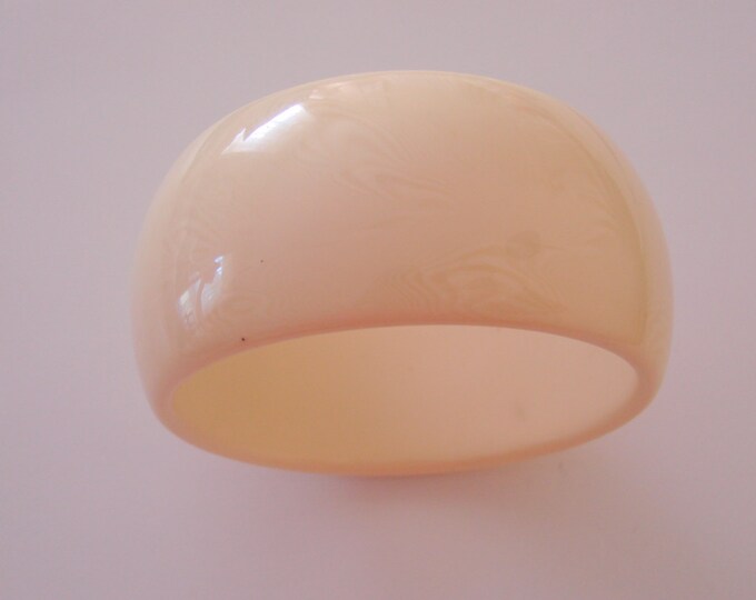 Wide Chunky Vintage Ivory Lucite Bangle Bracelet / Retro / Jewelry / Jewellery