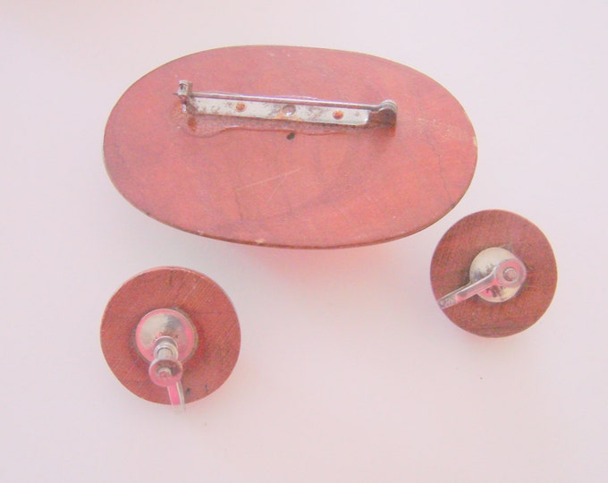 1940s Carved Celluloid Demi Parure Brooch Earrings / Cream / Coral / Floral / Vintage Jewelry / Jewellery
