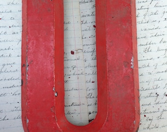 Industrial Red Metal Marquee letter U - Vintage Aluminum marquee sign letter - Assemblage supply - Heavy Worn chippy distressed 9" tall