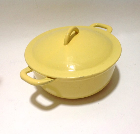 Vintage Cast Iron Enamel Pot w/Lid Soft Yellow Belgium 1.5