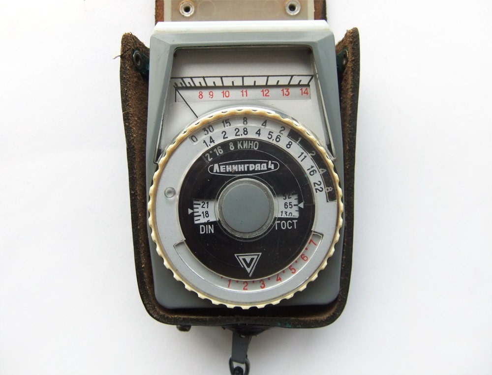 Vintage Light Meter LENINGRAD 4 Russian Selenium Light