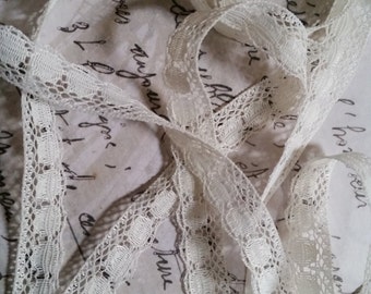 3 yds Antique Delicate White Ivory Scalloped Lace Trim NOS