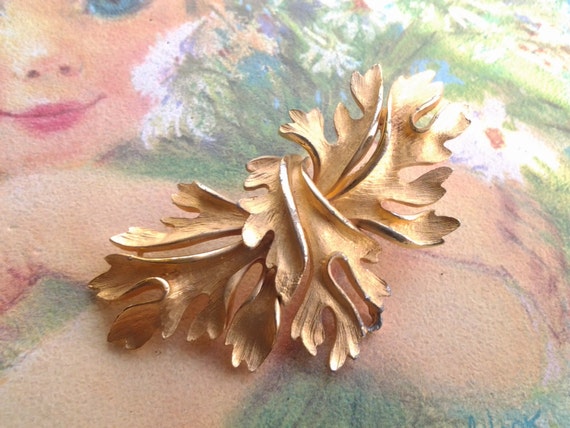 vintage brooch pin costume jewelry by VintageJewelryByCJ on Etsy vintage brooch pin costume jewelry by VintageJewelryByCJ on Etsy