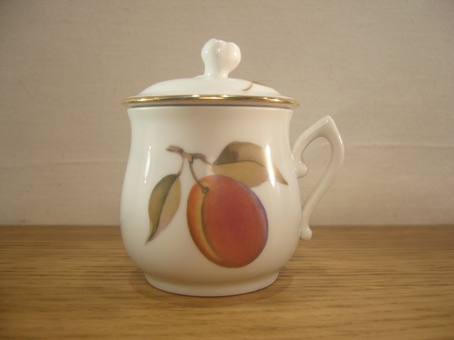 Vintage Royal Worcester “Evesham” chocolate pot Haute Juice