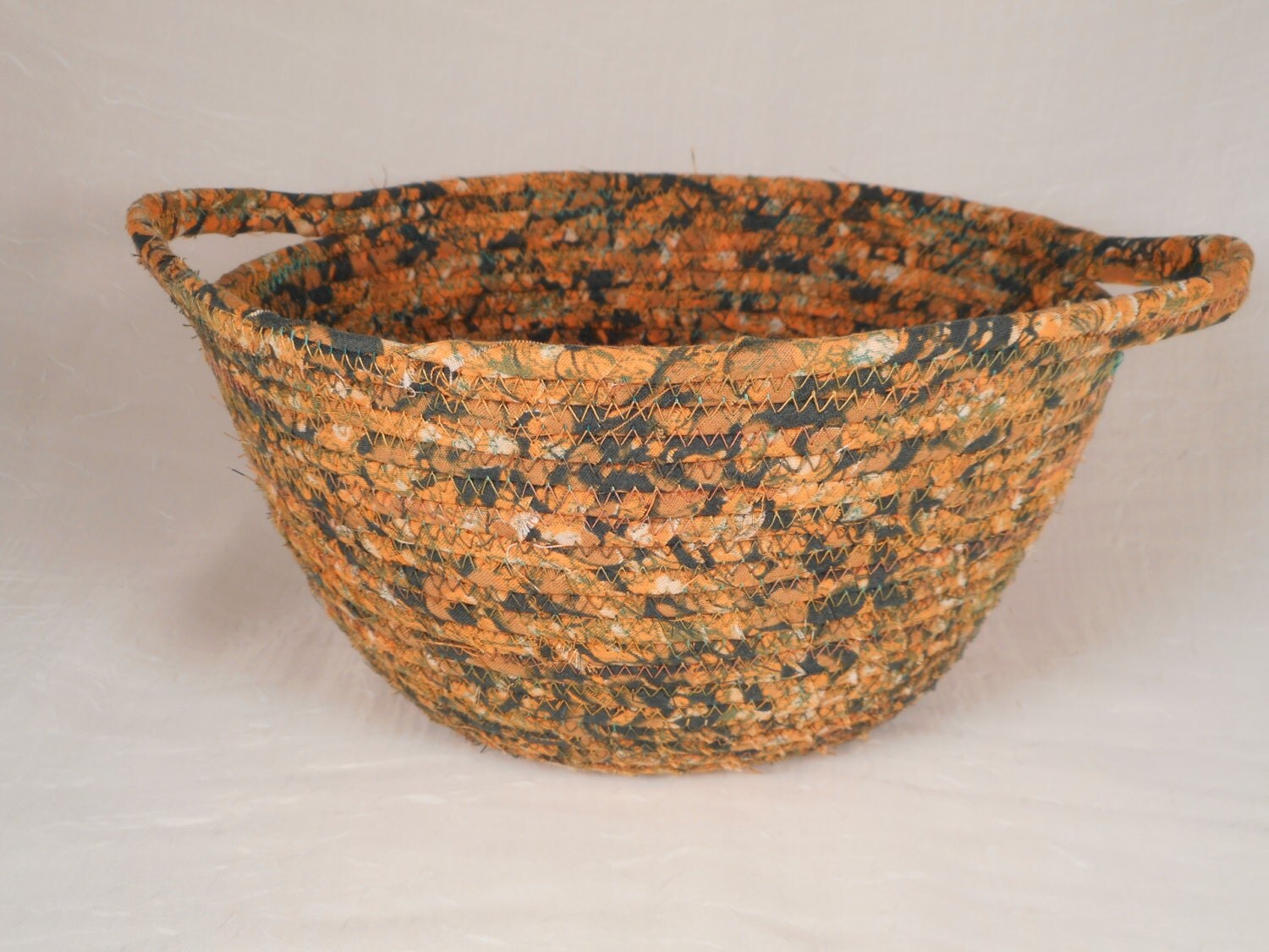 Fabric coiled bowl / basket