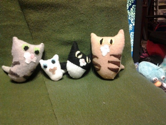 Custom cute cats cat plushy kitten plushies by Catonthemoonart