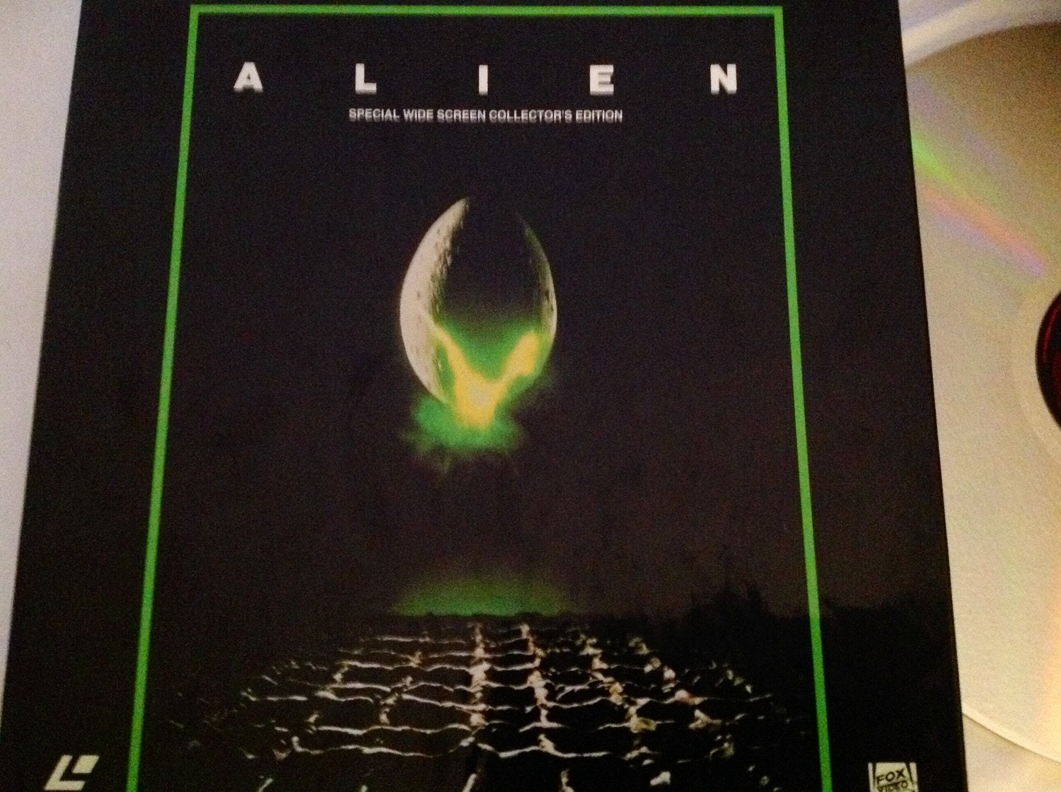 Rare Alien 3 Disc Laserdisc CAV Box Set includes rare