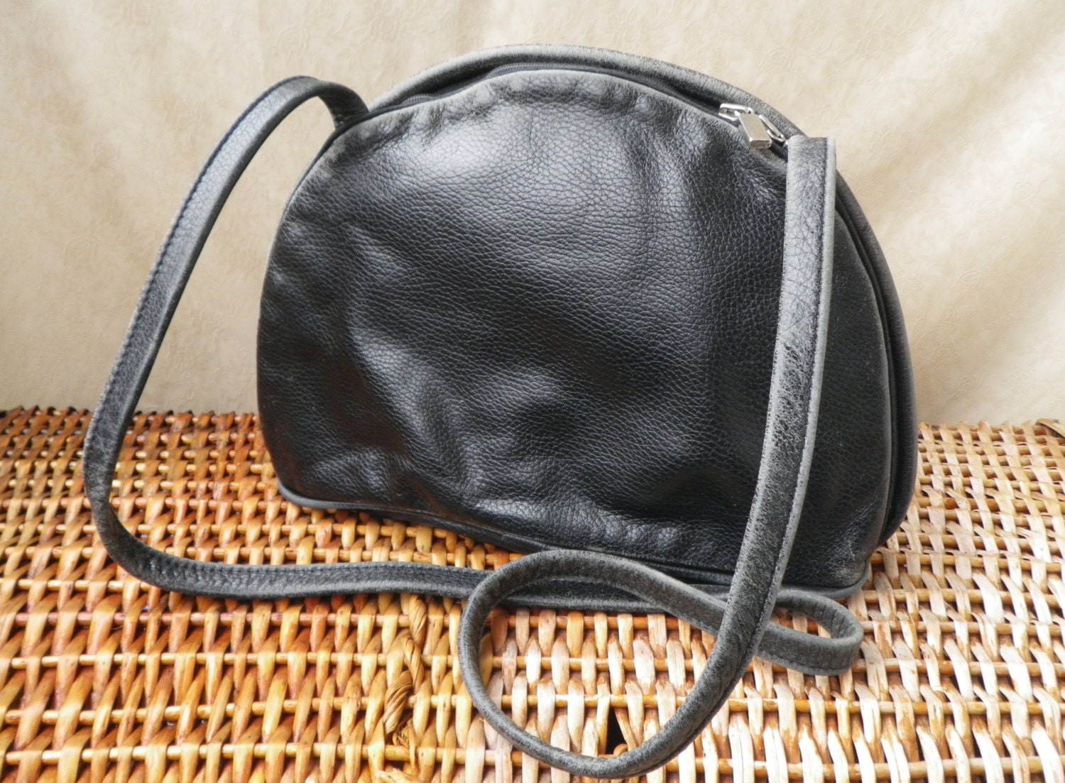 Vintage Black Leather Bag Shoulder Strap Purse Cross Body Oval