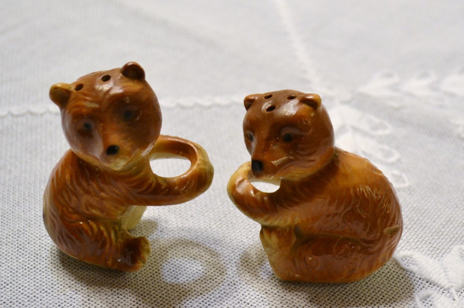 Vintage Bear Salt and Pepper Shakers Ceramic by PanchosPorch