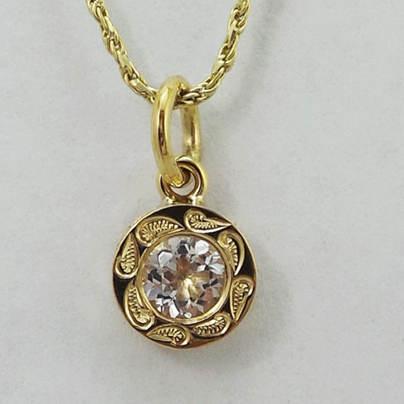 Items similar to Hawaiian Jewelry 14K Gold Round Pendant (LBP0903yg/pg/wg) on Etsy