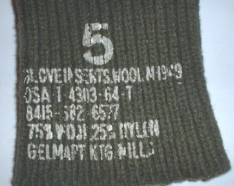 US Army M-1949 wool glove inserts; size 5 (large); 1964
