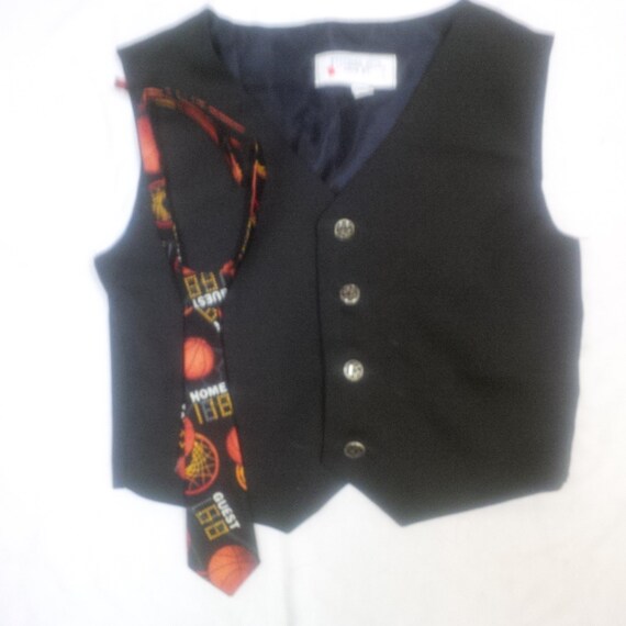 Boy's Vest and Necktie Size 6