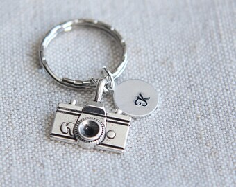 Camera keychain, Camera Key ring, Monogram Initial keychain, Personalized Keychain, Photographer gift, Camera keychain gift, Gift for Men