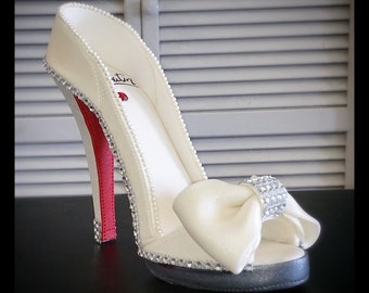 Louboutin Edible High Heel in white with bow (colors can be customized)