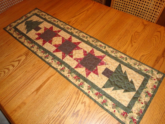 Pine Maroon  table Green, Burgundy burgundy Runner Christmas and in Table with runner christmas   or