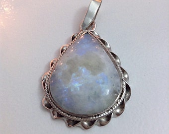 925 Sterling & Moonstone pendant