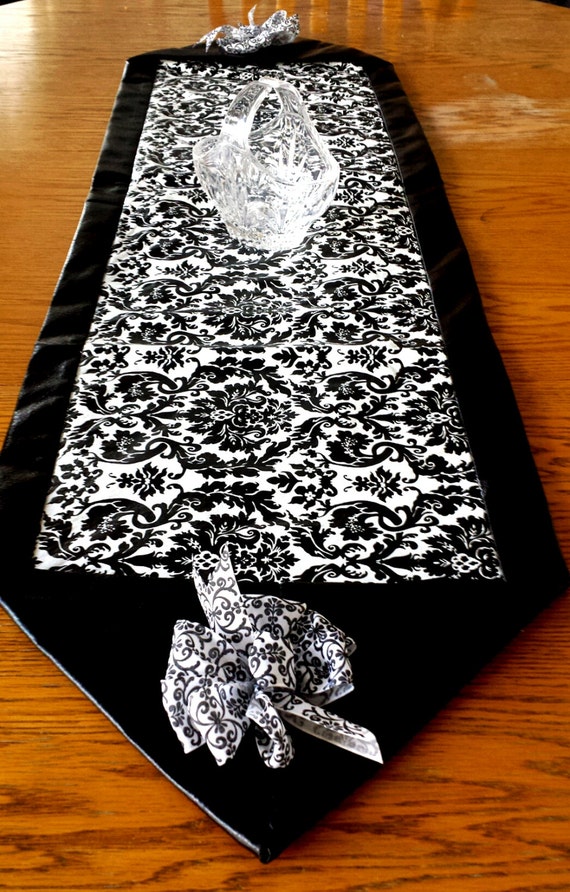 Black & White damask vinyl tablerunner/table runner for