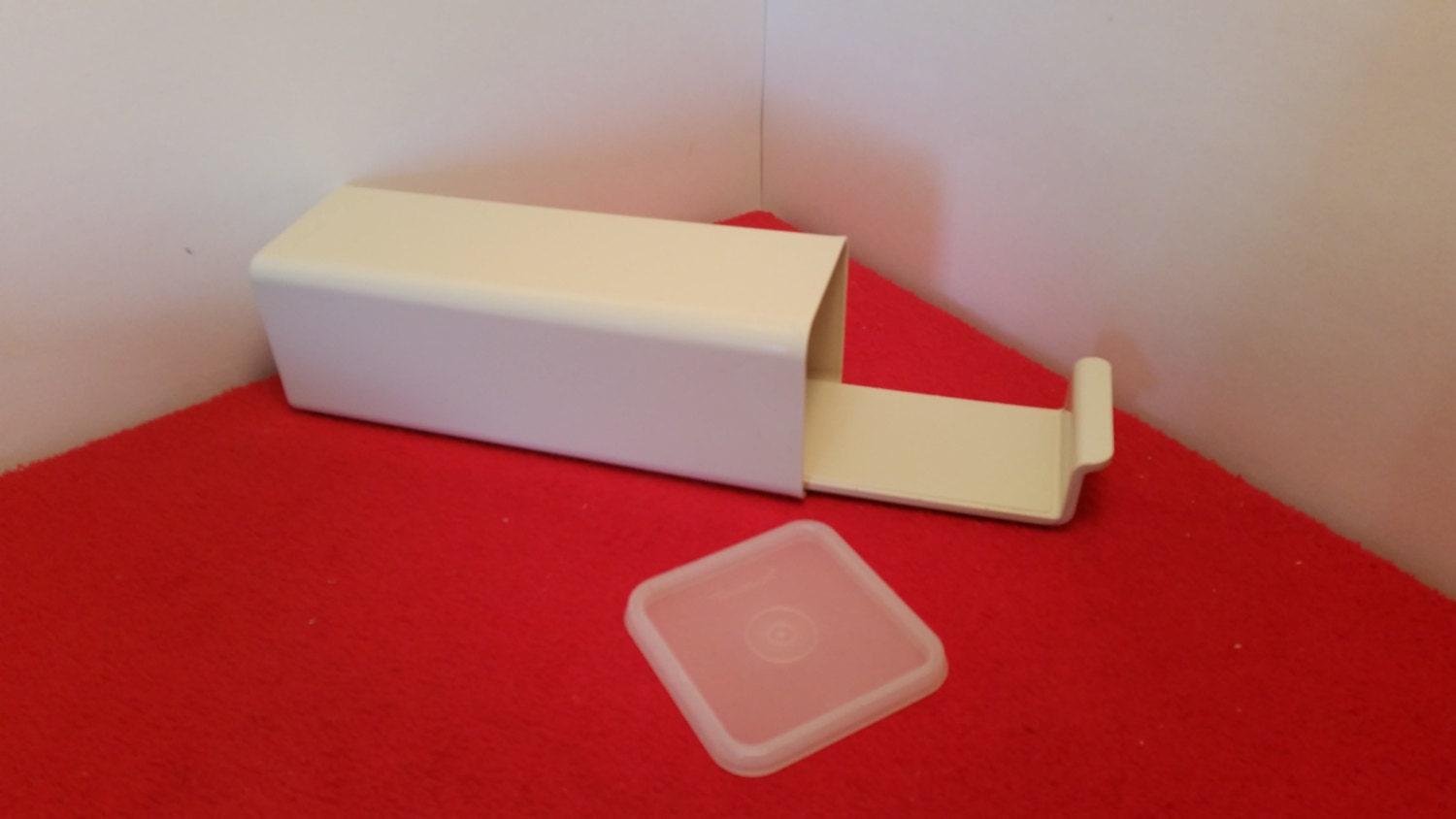 vintage tupperware cheese keeper / tupperware Velveeta keeper