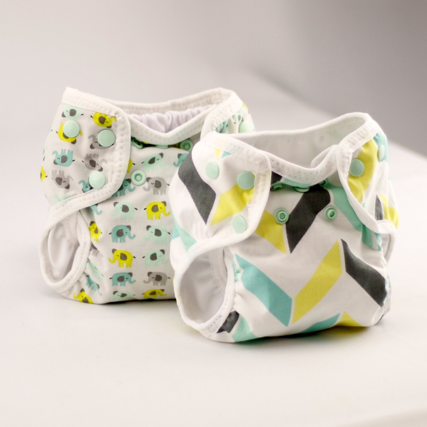 Set of 2 Newborn Cloth Diapers with umbilical cord snaps