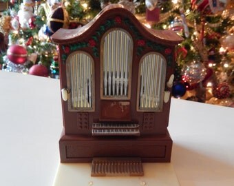 Items similar to vintage bkahms lullaby music box from ...