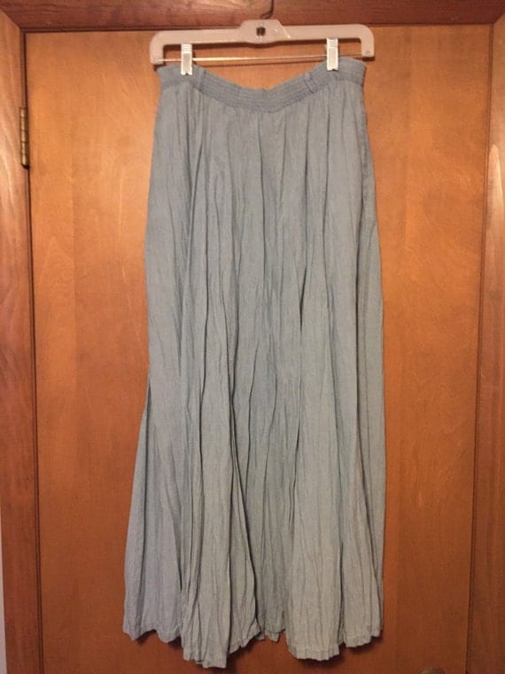 Broomstick Skirt Fabric 106