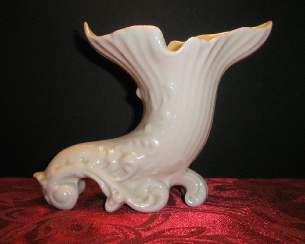 VINTAGE BELLEEK Cornucopia Spill Vase Irish Porcelain